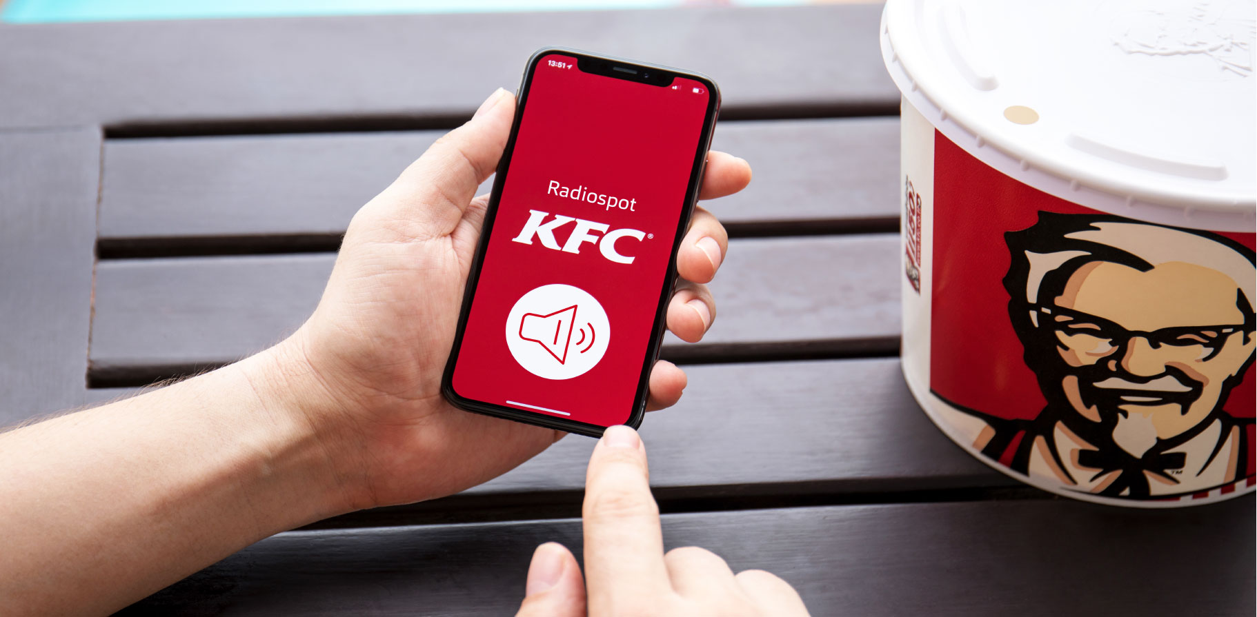 Handy mit Video und KFC Essensbx